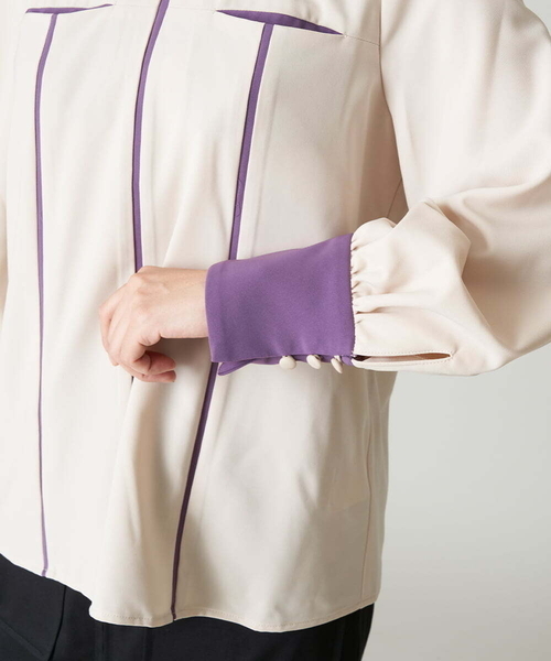 A de a.v.v(アードアー・ヴェ・ヴェ)の「バイカラーパイピングボウタイブラウス(シャツ/ブラウス・レディース・ベージュ/ブラック・38/36)」の9枚目の写真