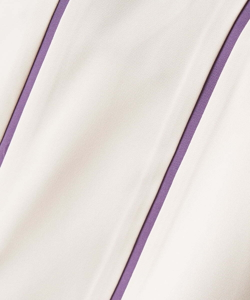 A de a.v.v(アードアー・ヴェ・ヴェ)の「バイカラーパイピングボウタイブラウス(シャツ/ブラウス・レディース・ベージュ/ブラック・38/36)」の11枚目の写真