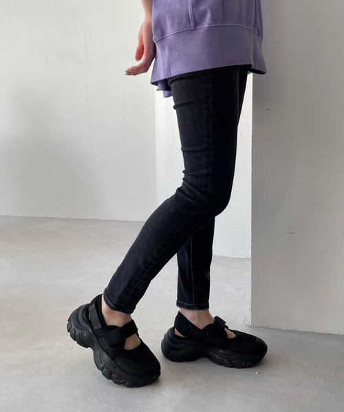 LOWRYS FARM（ローリーズファーム）の「スタイルアップデニムスキニーパンツ　969874（デニムパンツ・レディース・グレー/ネイビー/ブルー・SMALL/LARGE/MEDIUM）」の11枚目の写真