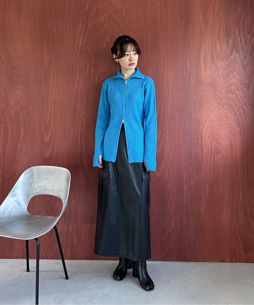 feepur（フェピュール）の「フェイクレザーIラインカーゴスカート（スカート・レディース・オフホワイト/ブラック・MEDIUM/SMALL）」の3枚目の写真