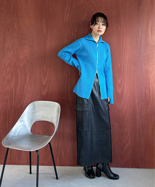 feepur（フェピュール）の「フェイクレザーIラインカーゴスカート（スカート・レディース・オフホワイト/ブラック・MEDIUM/SMALL）」の5枚目の写真