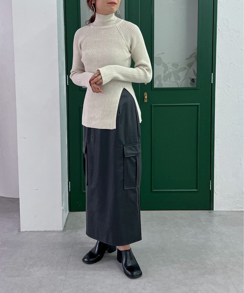 feepur（フェピュール）の「フェイクレザーIラインカーゴスカート（スカート・レディース・オフホワイト/ブラック・MEDIUM/SMALL）」の16枚目の写真