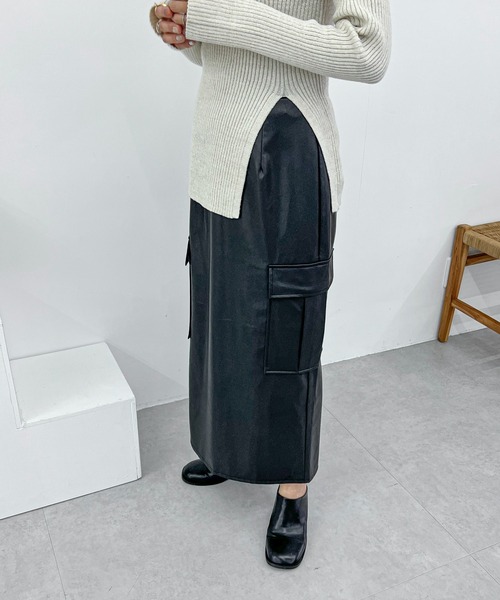 feepur（フェピュール）の「フェイクレザーIラインカーゴスカート（スカート・レディース・オフホワイト/ブラック・MEDIUM/SMALL）」の19枚目の写真