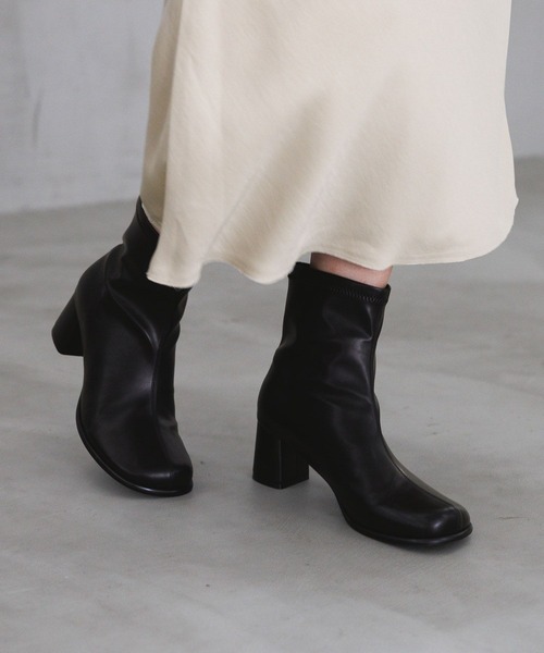 LEPSIM(レプシィム)の「オブリークトゥショートブーツ 969890(ブーツ・レディース・ブラウン/ブラック・LARGE/MEDIUM)」の3枚目の写真