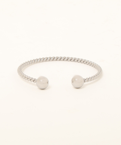 tone（トーン）の「kare/ダブルボールツイストバングル　サージカルステンレス 316L　メンズ・レディース兼用【 汗・水に強い 】（バングル/リストバンド・レディース・シルバー・FREE）」の6枚目の写真