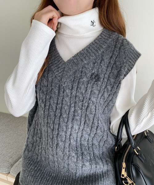 セール】ワンポイント刺繍ケーブルニットベスト（ベスト）｜one after