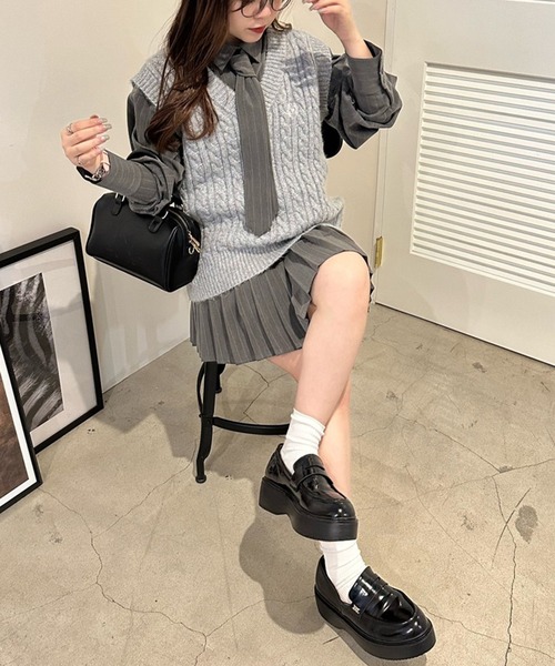 セール】ワンポイント刺繍ケーブルニットベスト（ベスト）｜one after