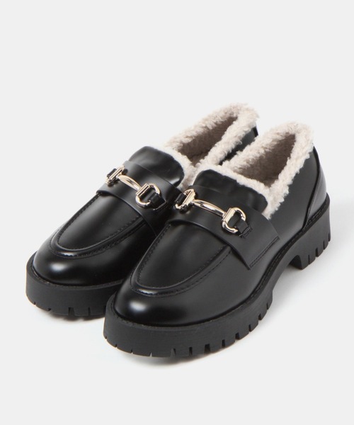 FOREVER 21(フォーエバー トゥエンティーワン)の「ボアビットローファー(その他シューズ・レディース・ブラック・23cm/23.5cm/22.5cm/24cm/25cm/24.5cm)」の1枚目の写真