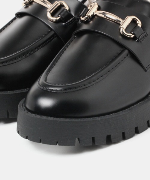 FOREVER 21(フォーエバー トゥエンティーワン)の「ボアビットローファー(その他シューズ・レディース・ブラック・23cm/23.5cm/22.5cm/24cm/25cm/24.5cm)」の6枚目の写真