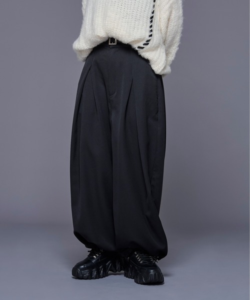 Ellno Loset（エルノロゼット）の「ベルト付き2wayタックパンツ/セットアップ対応（スラックス・メンズ・ブラック/チャコールグレー・SMALL/X-SMALL/LARGE/MEDIUM）」の3枚目の写真