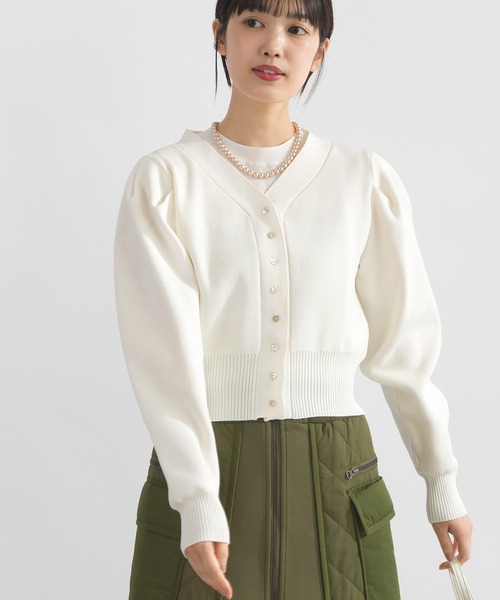 PICCIN PERLA（ピッチンペルラ）の「ハートボタンタックスリーブカーディガン（カーディガン/ボレロ・レディース・オフホワイト/ブラック/ピンク・M）」の4枚目の写真