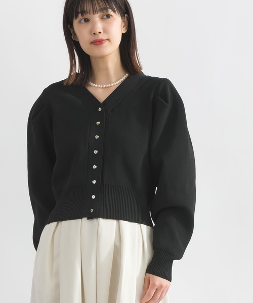 PICCIN PERLA（ピッチンペルラ）の「ハートボタンタックスリーブカーディガン（カーディガン/ボレロ・レディース・オフホワイト/ブラック/ピンク・M）」の11枚目の写真