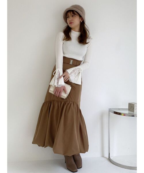 dazzlin（ダズリン）の「ヘムレースリブニットトップス（ニット/セーター・レディース・ブラック/オフホワイト/ベージュ/グレー/ピンク・FREE）」の8枚目の写真