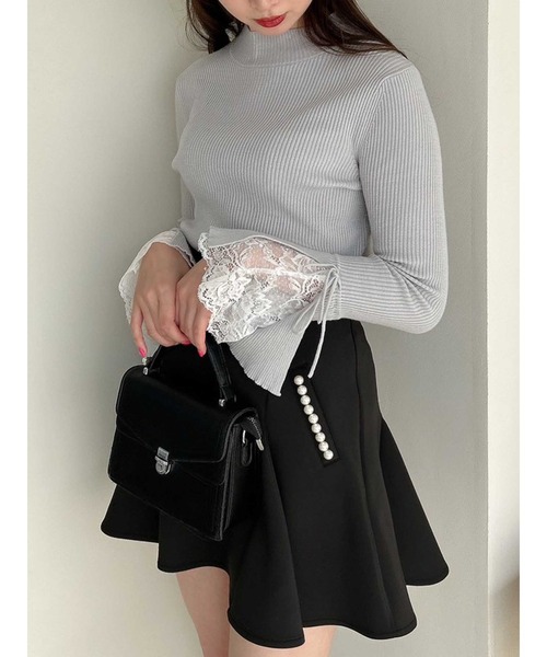 dazzlin（ダズリン）の「ヘムレースリブニットトップス（ニット/セーター・レディース・ブラック/オフホワイト/ベージュ/グレー/ピンク・FREE）」の3枚目の写真