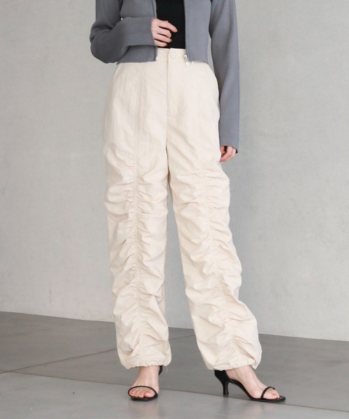 archives（アルシーヴ）の「ギャザーパラシュートパンツ（その他パンツ・レディース・アイボリー/ブラック/グレー・MEDIUM）」の4枚目の写真