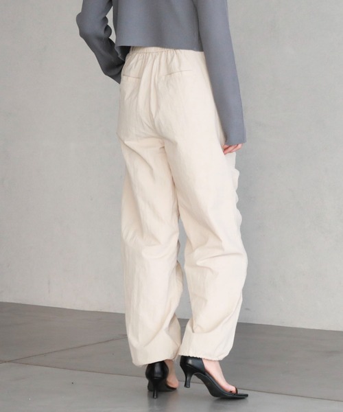archives（アルシーヴ）の「ギャザーパラシュートパンツ（その他パンツ・レディース・アイボリー/ブラック/グレー・MEDIUM）」の7枚目の写真