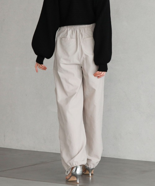 archives（アルシーヴ）の「ギャザーパラシュートパンツ（その他パンツ・レディース・アイボリー/ブラック/グレー・MEDIUM）」の16枚目の写真