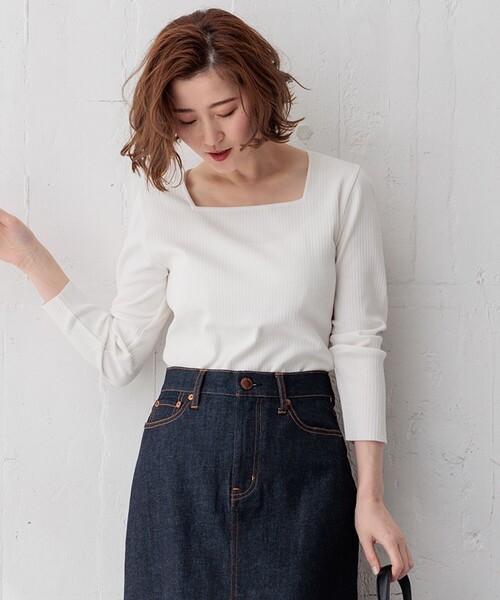 23区 S(ニジュウサンクチイサイサイズ)の「【洗える】コンパクトリブ スクエアネック カットソー(Tシャツ/カットソー・レディース・ネイビー系/ベージュ系/ホワイト系・32)」の2枚目の写真