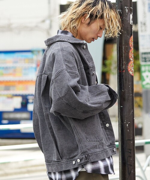 PUBLUX（パブリュクス）の「PUBLUX/パブリュクス ワイドビッグデニムジャケット/デニム/セットアップ対応(限定展開)（デニムジャケット・メンズ・ブルー/チャコールグレー/ブラック・SMALL/MEDIUM/LARGE）」の16枚目の写真