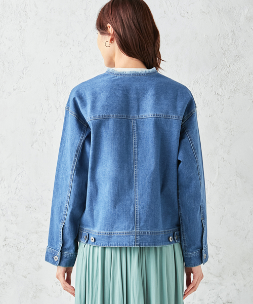 Petit Honfleur（プチオンフルール）の「ノーカラーデニムジャケット（デニムジャケット・レディース・ネイビー/ブルー・9号/11号/13号）」の5枚目の写真