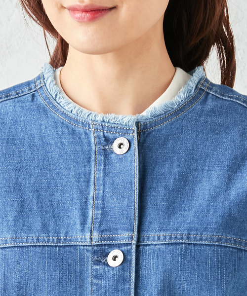Petit Honfleur（プチオンフルール）の「ノーカラーデニムジャケット（デニムジャケット・レディース・ネイビー/ブルー・9号/11号/13号）」の7枚目の写真
