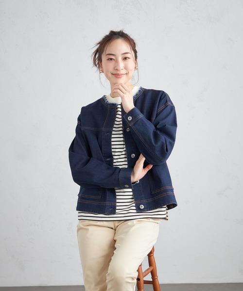 Petit Honfleur（プチオンフルール）の「ノーカラーデニムジャケット（デニムジャケット・レディース・ネイビー/ブルー・9号/11号/13号）」の17枚目の写真