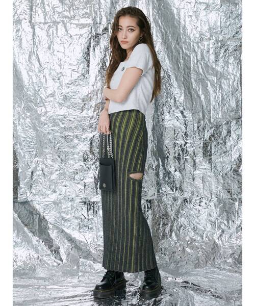 EVRIS（エヴリス）の「サイドスラッシュリブニットロングスカート（スカート・レディース・ホワイト/ネイビー/ブラック・FREE）」の6枚目の写真