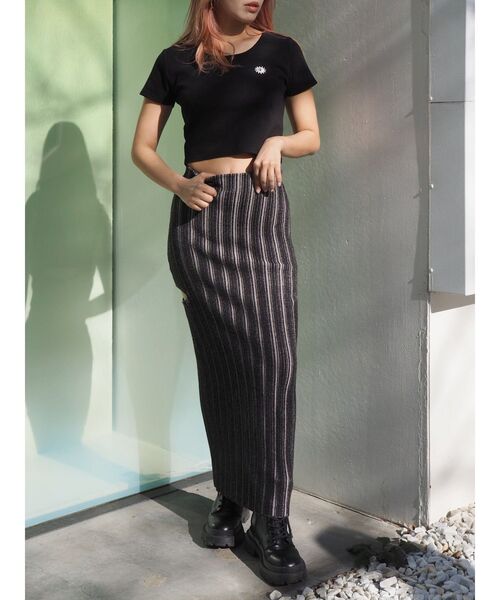 EVRIS（エヴリス）の「サイドスラッシュリブニットロングスカート（スカート・レディース・ホワイト/ネイビー/ブラック・FREE）」の8枚目の写真