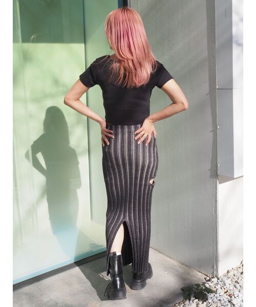 EVRIS（エヴリス）の「サイドスラッシュリブニットロングスカート（スカート・レディース・ホワイト/ネイビー/ブラック・FREE）」の13枚目の写真