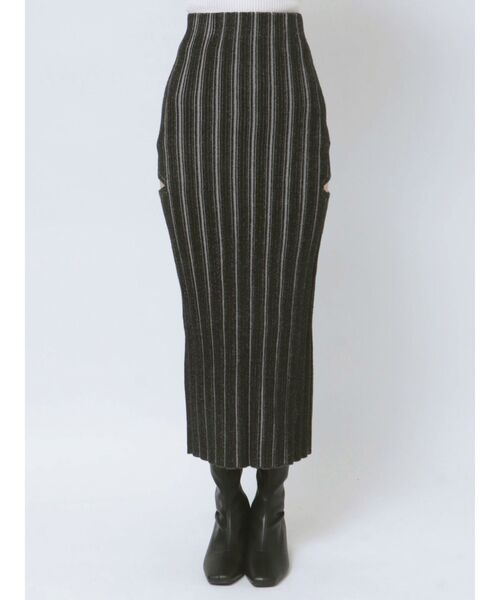 EVRIS（エヴリス）の「サイドスラッシュリブニットロングスカート（スカート・レディース・ホワイト/ネイビー/ブラック・FREE）」の22枚目の写真