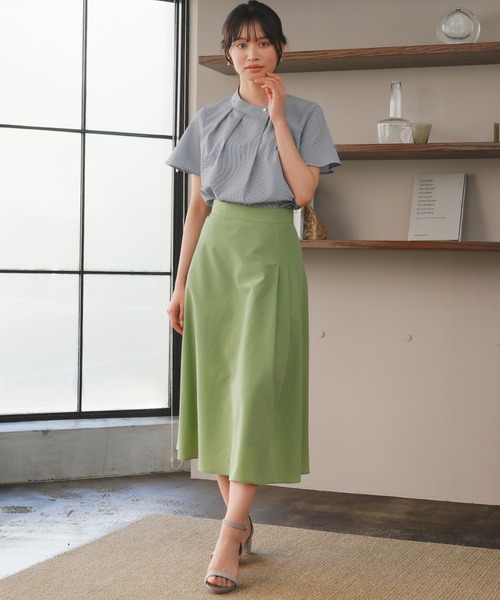 TRUDEA(トルディア)の「サイドタックプリーツロングスカート(スカート・レディース・アイボリー/グリーン・SMALL/MEDIUM/LARGE)」の8枚目の写真