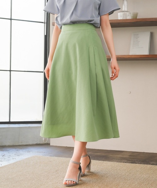 TRUDEA(トルディア)の「サイドタックプリーツロングスカート(スカート・レディース・アイボリー/グリーン・SMALL/MEDIUM/LARGE)」の3枚目の写真