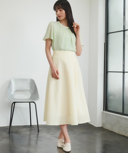 TRUDEA(トルディア)の「サイドタックプリーツロングスカート(スカート・レディース・アイボリー/グリーン・SMALL/MEDIUM/LARGE)」の16枚目の写真