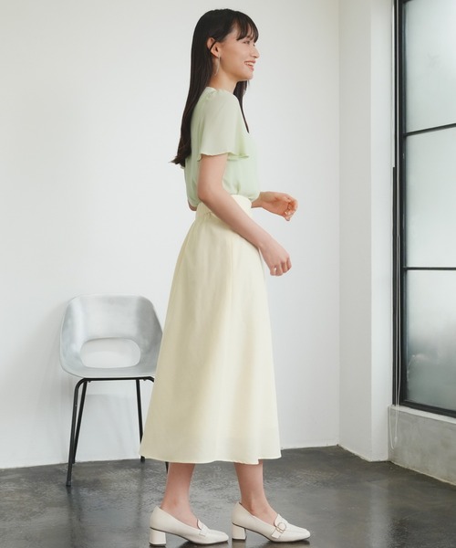 TRUDEA(トルディア)の「サイドタックプリーツロングスカート(スカート・レディース・アイボリー/グリーン・SMALL/MEDIUM/LARGE)」の17枚目の写真