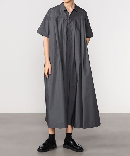 HAVERSACK（ハバーザック）の「HAVERSACK | 〈別注〉半袖シャツワンピース WOMEN（ワンピース・レディース・ブラック/チャコール・1）」の4枚目の写真
