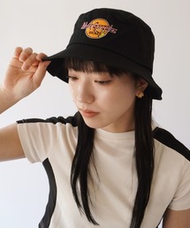 Mark Gonzales | 刺繍 バケット ハット / HAT 【（What it isNt）ART BY MARKGONZALES / (ワットイットイズント) アートバイ マークゴンザレス 】(ハット)