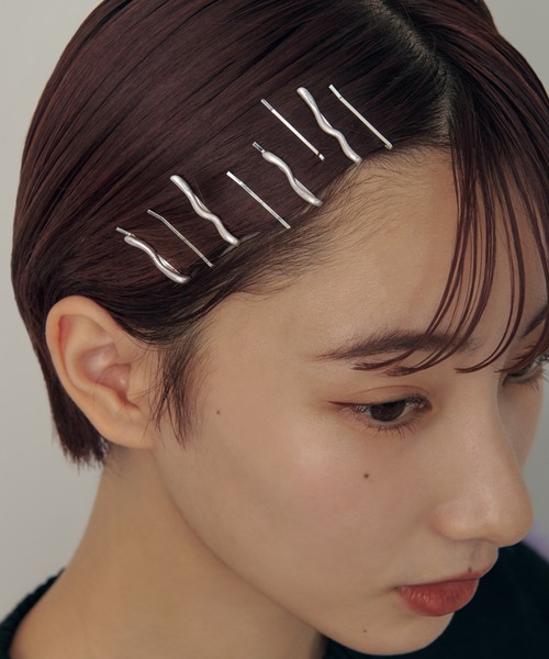 GOLDY(ゴールディ)の「ウェービー ライン マルチ セット ヘアピン(ヘアピン・レディース・ゴールド/シルバー系その他/ゴールド系その他/シルバー・FREE)」の2枚目の写真
