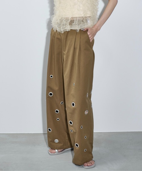 THE YOn(ザヨン)の「アイレットヘムダブルタックワイドパンツ(チノパンツ・レディース・チャコールグレー/ライトブラウン/アイボリー・S/M)」の20枚目の写真