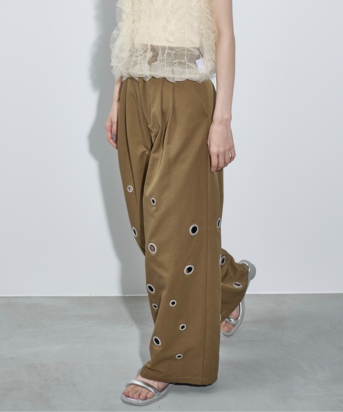THE YOn(ザヨン)の「アイレットヘムダブルタックワイドパンツ(チノパンツ・レディース・チャコールグレー/ライトブラウン/アイボリー・S/M)」の19枚目の写真