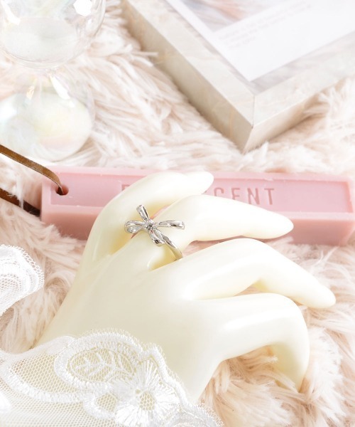 Mayree（メイリー）の「【urge select】リボンモチーフ シンプル メタル リング（リング・レディース・ゴールド/シルバー・FREE）」の3枚目の写真