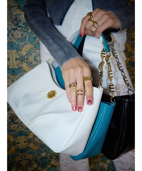 EVRIS（エヴリス）の「チェーンハンドBAG（ハンドバッグ）」 - WEAR