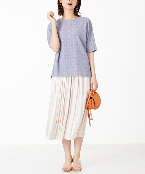 BELLUNA PLUS（ベルーナ）の「総レース素材ドルマンプルオーバー（Tシャツ/カットソー・レディース・イエロー/ネイビー/ライトブルーグレー/ブラック/ライトベージュ/オフホワイト/ターコイズブルー・MEDIUM/LARGE/X-LARGE）」の9枚目の写真