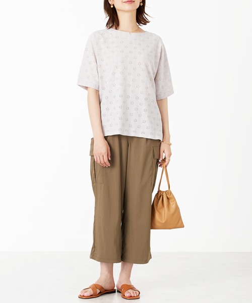 BELLUNA PLUS（ベルーナ）の「総レース素材ドルマンプルオーバー（Tシャツ/カットソー・レディース・イエロー/ネイビー/ライトブルーグレー/ブラック/ライトベージュ/オフホワイト/ターコイズブルー・MEDIUM/LARGE/X-LARGE）」の14枚目の写真