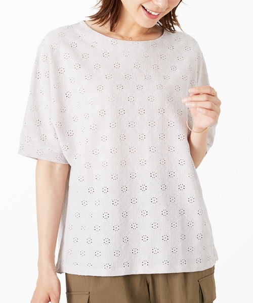 BELLUNA PLUS（ベルーナ）の「総レース素材ドルマンプルオーバー（Tシャツ/カットソー・レディース・イエロー/ネイビー/ライトブルーグレー/ブラック/ライトベージュ/オフホワイト/ターコイズブルー・MEDIUM/LARGE/X-LARGE）」の11枚目の写真