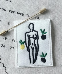 TONE SELECT GOODS（トーンセレクトグッズ）の「urbanfemine./刺繍ブローチ U7299（ブローチ/コサージュ）」