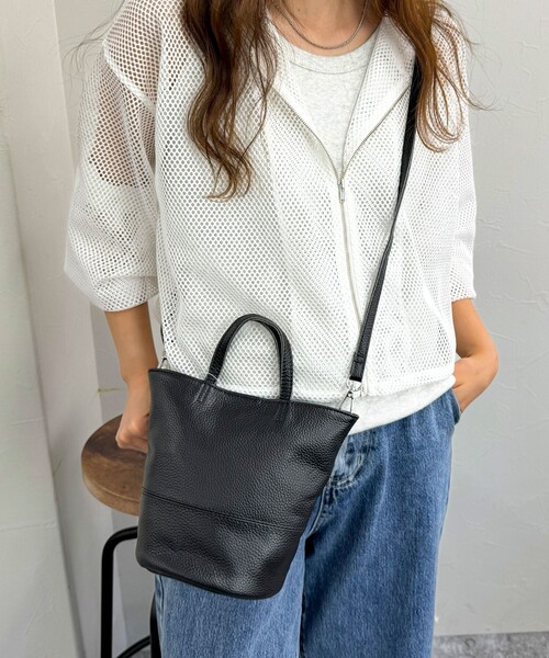 fredy emue（フレディエミュ）の「シュリンクレザーバケツトートバック（ショルダーバッグ・レディース・ブラック/シルバー・FREE）」の10枚目の写真