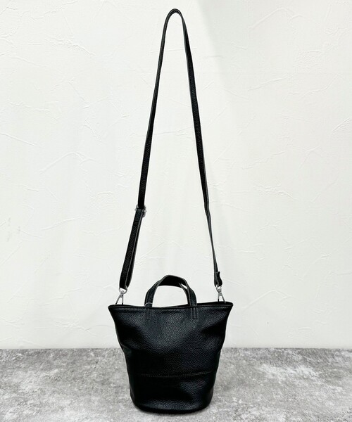 fredy emue（フレディエミュ）の「シュリンクレザーバケツトートバック（ショルダーバッグ・レディース・ブラック/シルバー・FREE）」の13枚目の写真