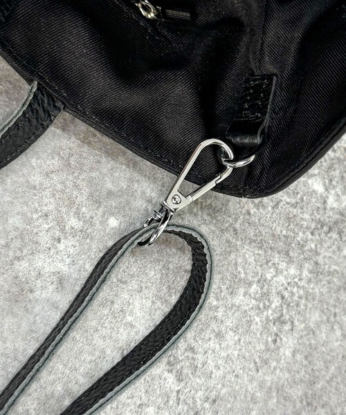 fredy emue（フレディエミュ）の「シュリンクレザーバケツトートバック（ショルダーバッグ・レディース・ブラック/シルバー・FREE）」の18枚目の写真