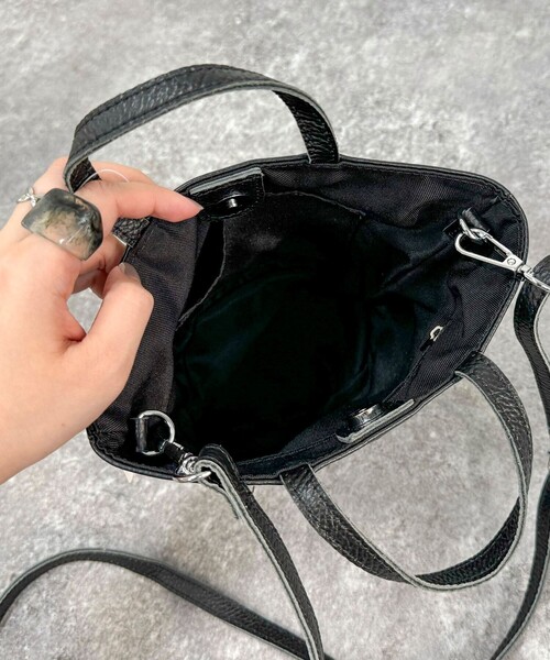 fredy emue（フレディエミュ）の「シュリンクレザーバケツトートバック（ショルダーバッグ・レディース・ブラック/シルバー・FREE）」の19枚目の写真