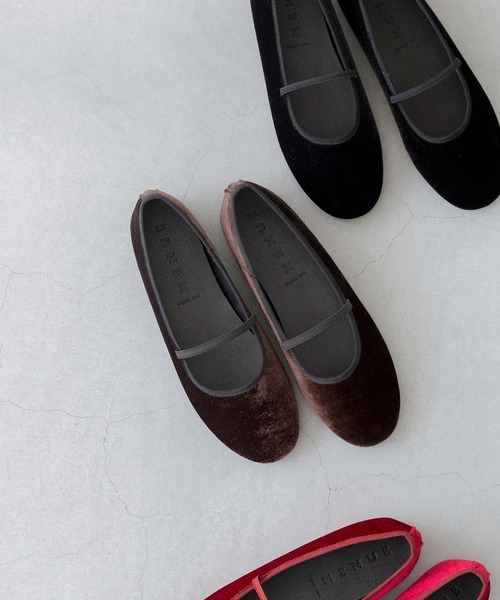 menue(メヌエ)の「ラウンドトゥ ゴムストラップ バレエシューズ(バレエシューズ・レディース・ブラック系その他/ゴールド/ピンク/シルバー/ブラック/ブラック系その他2/ブラウン系その他2/ホワイト系その他/ブラウン系その他/レッド・25.0cm/24.5cm/23.0cm/22.5cm/22.0cm/21.5cm/26.0cm/25.5cm/24.0cm/23.5cm)」の5枚目の写真